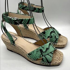 Vince Camuto Leather Espadrille Wedge Sandals Green Black Snakeskin embossed 7.5